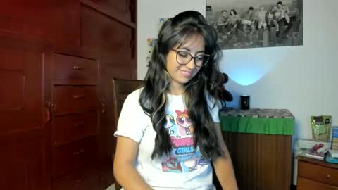 Snapshot of isabella22_1 chatting on January 3, 11:44 pm Isabella22 1 online show from January 3, 11:44 pm