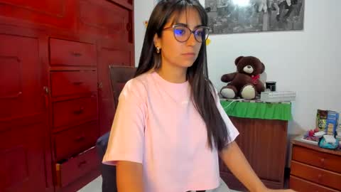 Snapshot of isabella22_1 chatting on January 12, 4:00 am Isabella22 1 online show from January 12, 4:00 am