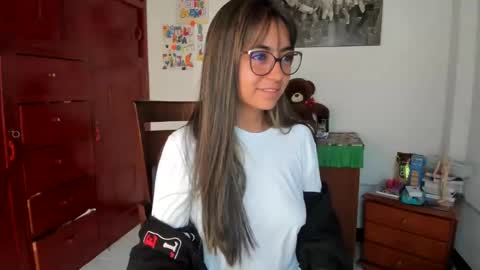 Snapshot of isabella22_1 chatting on January 21, 12:50 pm Isabella22 1 online show from January 21, 12:50 pm