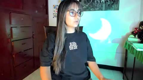 Snapshot of isabella22_1 chatting on February 10, 10:51 pm Isabella22 1 online show from February 10, 10:51 pm