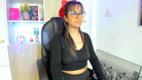 Snapshot of isabella22_1 chatting on February 20, 1:51 pm Isabella22 1 online show from February 20, 1:51 pm