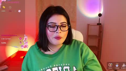 Snapshot of isabella_669 chatting on January 15, 3:22 am isabella online show from January 15, 3:22 am