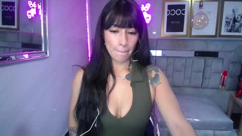 Snapshot of isabella_collen_v chatting on February 24, 12:16 pm Hi Stream 800am to 200pm online show from February 24, 12:16 pm