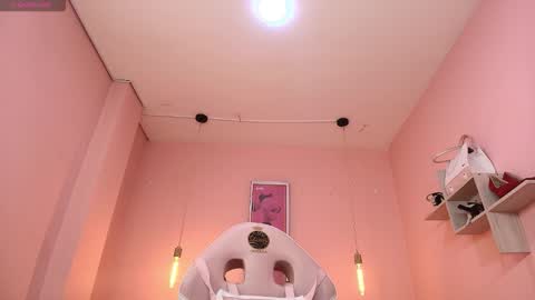 Isa  online show from February 4, 12:22 pm