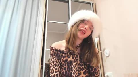 Isabella Noir online show from May 30, 4:04 pm