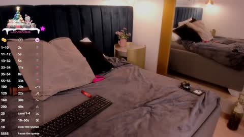 Isabella online show from December 9, 1:51 am