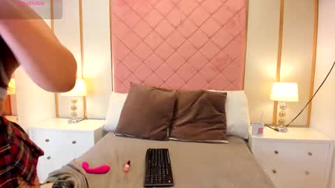 Isabella online show from March 23, 5:00 am