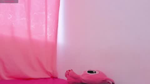 Snapshot of isabella_sex18 chatting on December 8, 10:47 pm isabella online show from December 8, 10:47 pm