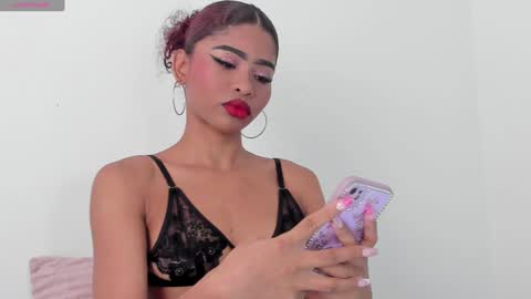 Snapshot of isabella_sex18 chatting on February 26, 12:49 am isabella online show from February 26, 12:49 am