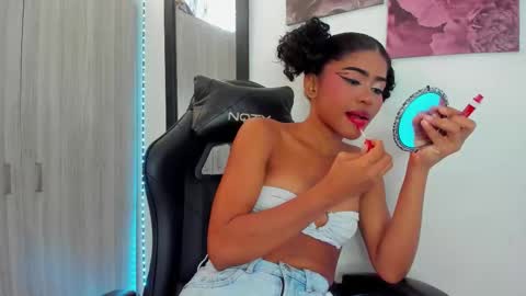 isabella online show from January 16, 8:02 pm