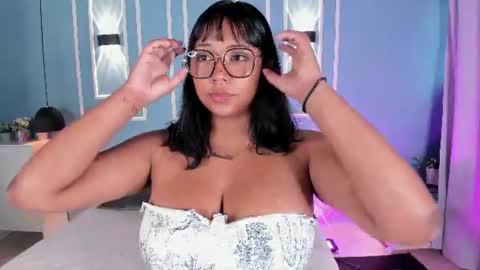 isabella zc online show from July 26, 11:50 am