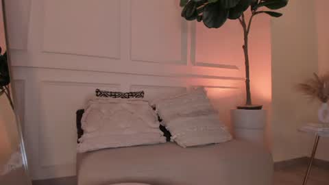 Isabella online show from June 24, 12:53 am