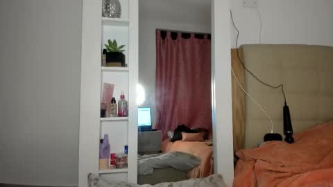 ISABEL online show from January 9, 7:33 am