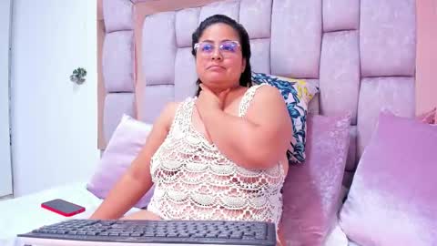 Isabella  online show from March 15, 5:35 am