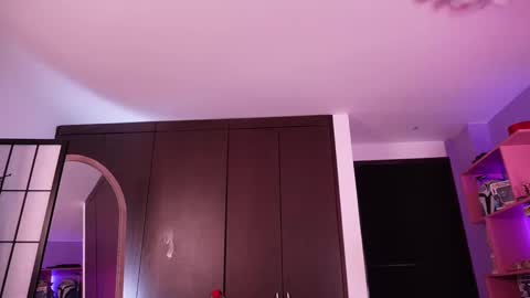 isabellacrz online show from December 15, 3:45 am