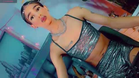 isabellagirs online show from April 15, 6:04 pm