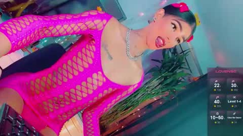 isabellagirs online show from April 18, 10:41 am