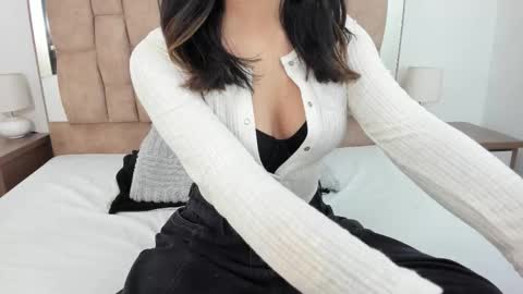 isabellakai online show from September 21, 8:21 pm