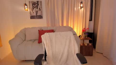 Snapshot of isabellalux_ chatting on April 28, 2:55 pm ISABELLA online show from April 28, 2:55 pm