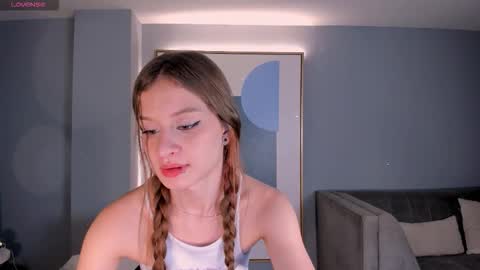 Snapshot of isabellamoretti1 chatting on March 1, 4:03 am Isabella Moretti online show from March 1, 4:03 am