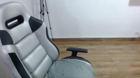 Isa online show from March 27, 9:53 am