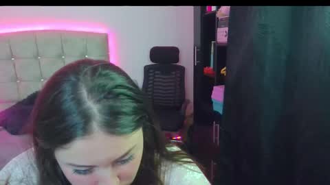 Snapshot of isabellaoverkill chatting on February 7, 1:42 am Isa Overkill online show from February 7, 1:42 am