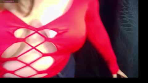 Snapshot of isabellaoverkill chatting on February 17, 11:33 pm Isa Overkill online show from February 17, 11:33 pm