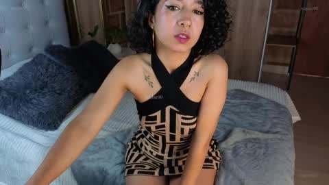 Isabela Paz online show from April 10, 12:10 pm