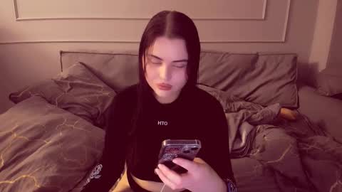 Snapshot of isabellaprincess21 chatting on November 12, 9:47 pm Isabella online show from November 12, 9:47 pm