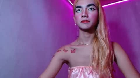 isabellatx online show from April 19, 10:58 am