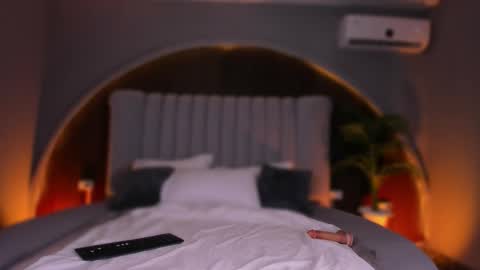 Isa  online show from February 12, 4:18 am