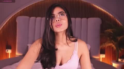 Isa  online show from March 5, 4:30 am