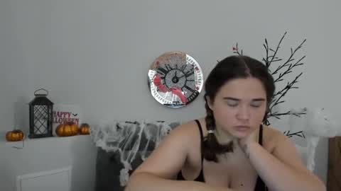 Snapshot of isabellcharm chatting on October 27, 8:29 am Isabell online show from October 27, 8:29 am