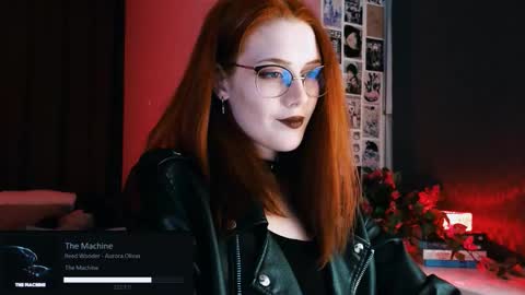 Snapshot of isabelle_stern chatting on October 1, 7:53 pm Madame Isabelle online show from October 1, 7:53 pm