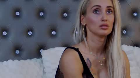 IsabelleEthan online show from February 4, 5:53 am