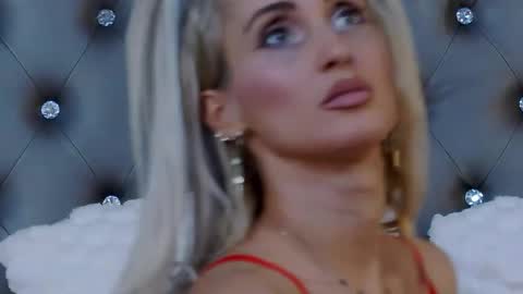 IsabelleEthan online show from February 11, 6:51 am