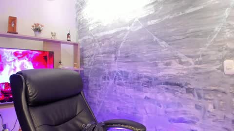 Snapshot of isabellefoxx chatting on December 19, 4:13 am Isa online show from December 19, 4:13 am