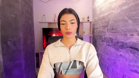 Snapshot of isabellefoxx chatting on January 8, 5:27 am Isa online show from January 8, 5:27 am