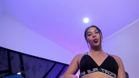 Snapshot of isabellefoxx chatting on September 12, 10:54 pm Isa online show from September 12, 10:54 pm