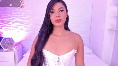 Snapshot of isabellefoxx chatting on November 3, 9:59 pm Isa online show from November 3, 9:59 pm