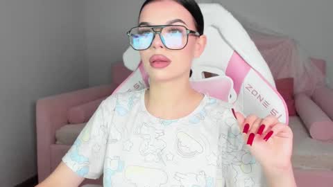 isabellevale online show from October 15, 6:08 pm
