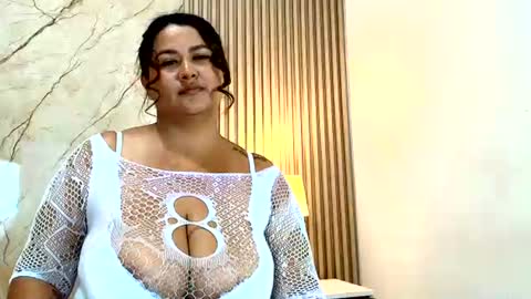 Snapshot of isabellmendez_ chatting on July 24, 10:30 pm IsabellMendez online show from July 24, 10:30 pm
