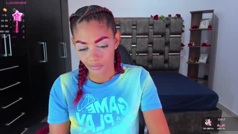Snapshot of isabelreyes_ chatting on December 15, 4:07 am Hi mi name is Isabel  online show from December 15, 4:07 am