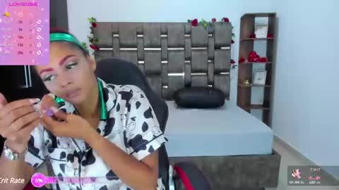 Snapshot of isabelreyes_ chatting on February 12, 3:51 am Hi mi name is Isabel  online show from February 12, 3:51 am