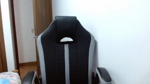 ISADORA online show from January 31, 2:15 am