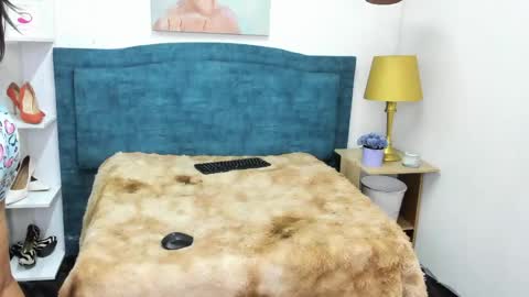 Isabel online show from April 16, 12:39 pm