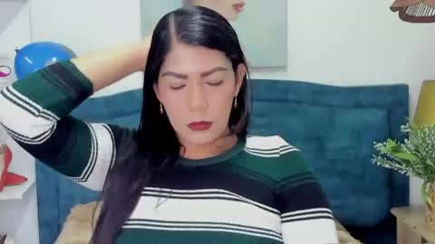 Snapshot of isadoravex chatting on June 25, 12:31 pm Isabel online show from June 25, 12:31 pm
