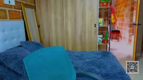 Isabela Paz online show from October 7, 1:52 pm