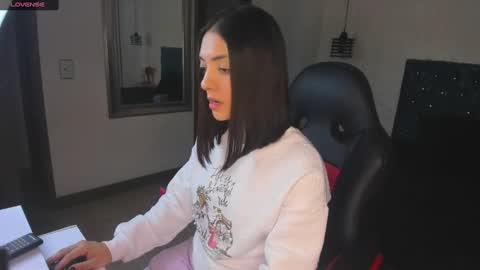 Snapshot of isarogers_dl chatting on January 26, 11:06 am isabel online show from January 26, 11:06 am