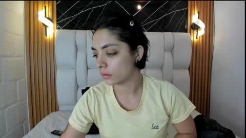 isabel  online show from March 31, 10:04 am